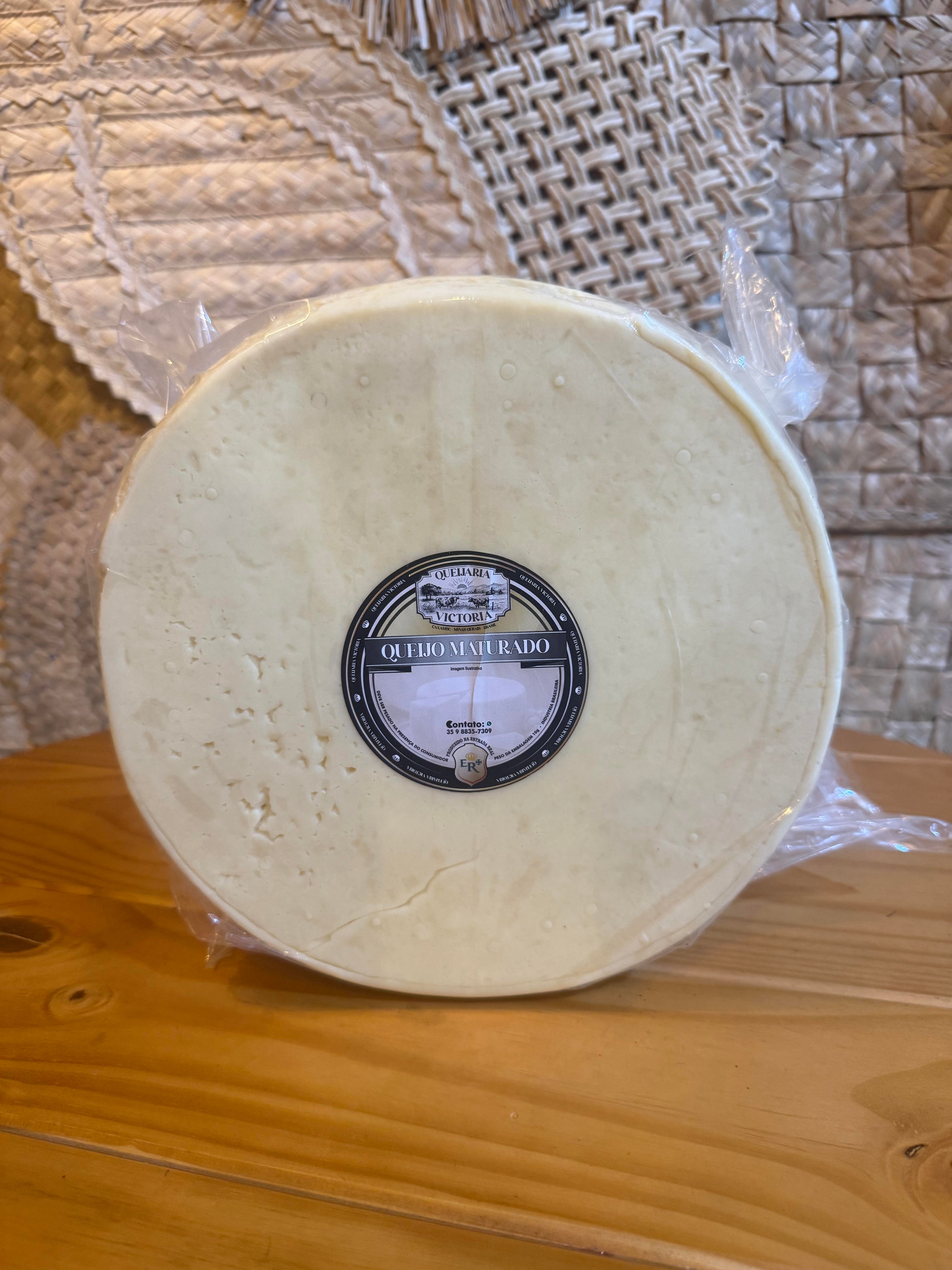 Queijo parmesão maturado grande